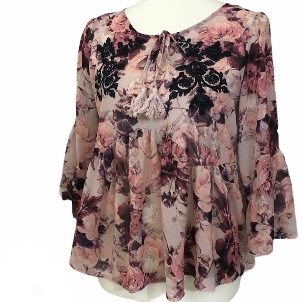 Taylor & Sage | Size Medium Blouse